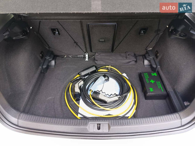 Білий Фольксваген Гольф, об'ємом двигуна 0 л та пробігом 36 тис. км за 12500 $, фото 23 на Automoto.ua