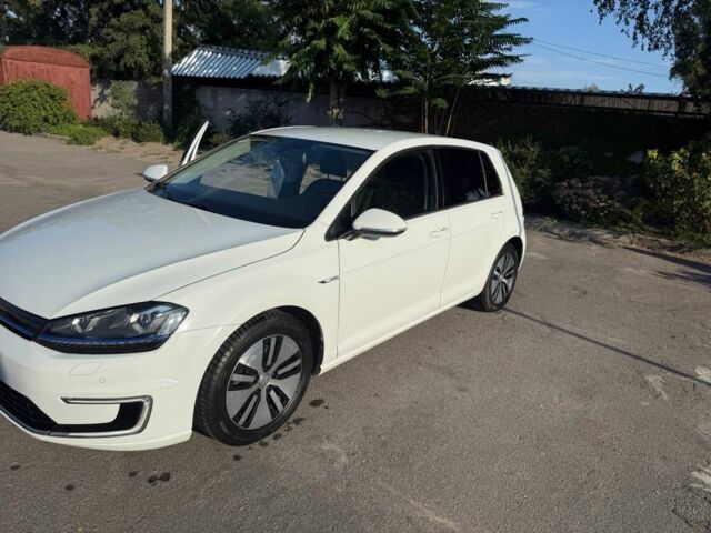 Білий Фольксваген Гольф, об'ємом двигуна 0 л та пробігом 132 тис. км за 9200 $, фото 2 на Automoto.ua