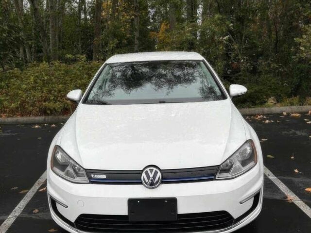 Белый Фольксваген Гольф, объемом двигателя 0 л и пробегом 77 тыс. км за 4500 $, фото 1 на Automoto.ua