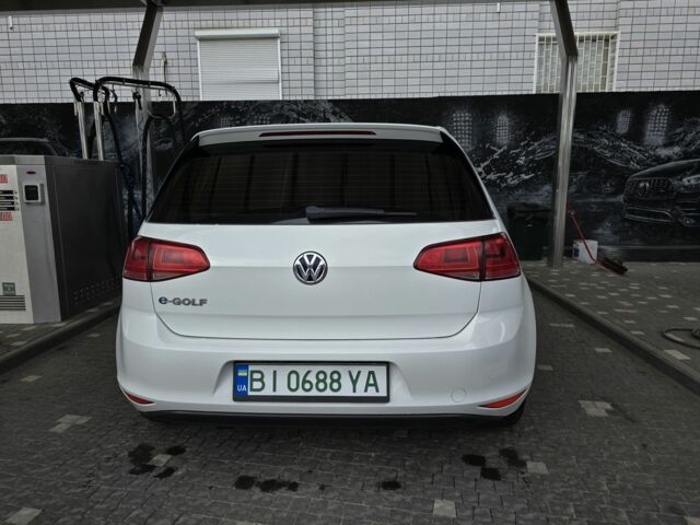 Белый Фольксваген Гольф, объемом двигателя 0 л и пробегом 99 тыс. км за 8900 $, фото 5 на Automoto.ua