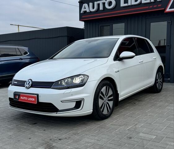 Белый Фольксваген Гольф, объемом двигателя 0 л и пробегом 154 тыс. км за 9900 $, фото 8 на Automoto.ua