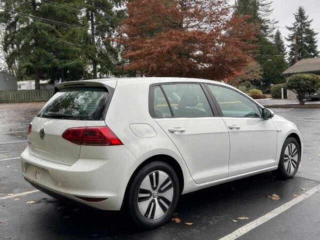 Белый Фольксваген Гольф, объемом двигателя 0 л и пробегом 77 тыс. км за 4500 $, фото 5 на Automoto.ua