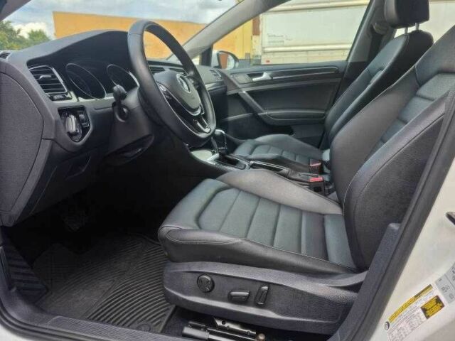 Белый Фольксваген Гольф, объемом двигателя 1.8 л и пробегом 119 тыс. км за 2900 $, фото 8 на Automoto.ua