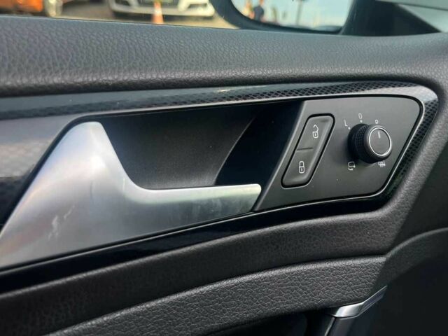 Білий Фольксваген Гольф, об'ємом двигуна 1.4 л та пробігом 256 тис. км за 13500 $, фото 17 на Automoto.ua