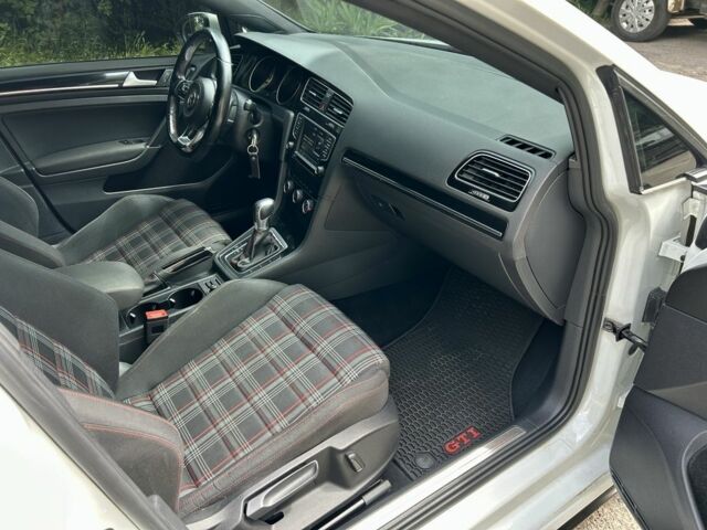 Белый Фольксваген Гольф, объемом двигателя 2 л и пробегом 168 тыс. км за 12999 $, фото 17 на Automoto.ua