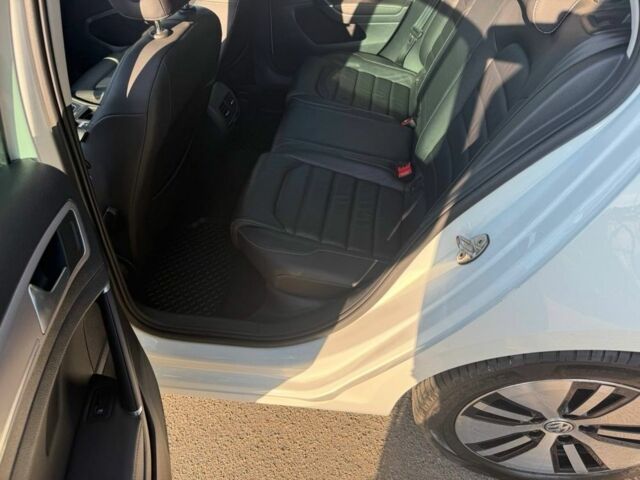 Білий Фольксваген Гольф, об'ємом двигуна 0 л та пробігом 132 тис. км за 9200 $, фото 8 на Automoto.ua