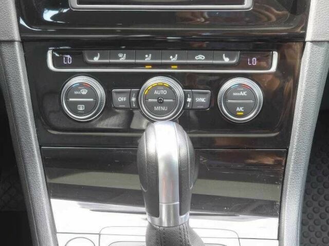 Белый Фольксваген Гольф, объемом двигателя 1.8 л и пробегом 119 тыс. км за 2900 $, фото 12 на Automoto.ua