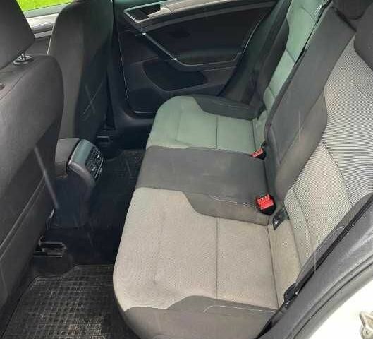 Белый Фольксваген Гольф, объемом двигателя 0 л и пробегом 122 тыс. км за 8200 $, фото 9 на Automoto.ua