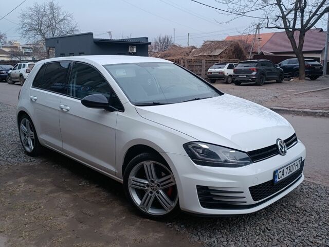 Фольксваген Гольф 2016 в Смеле на Automoto.ua Белый Фольксваген Гольф, объемом двигателя 1.8 л и пробегом 146 тыс. км за 12900 $, фото 1 на Automoto.ua