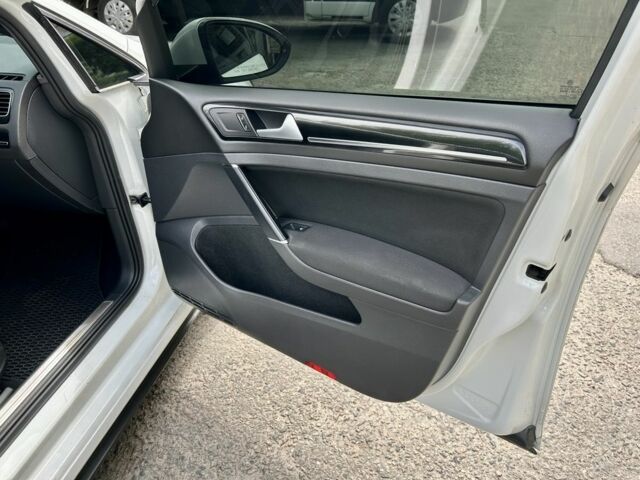 Белый Фольксваген Гольф, объемом двигателя 2 л и пробегом 168 тыс. км за 12999 $, фото 19 на Automoto.ua