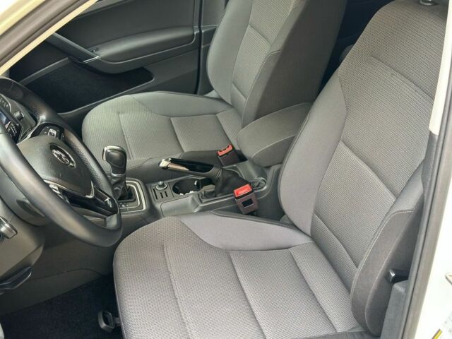 Белый Фольксваген Гольф, объемом двигателя 1.8 л и пробегом 60 тыс. км за 14500 $, фото 6 на Automoto.ua