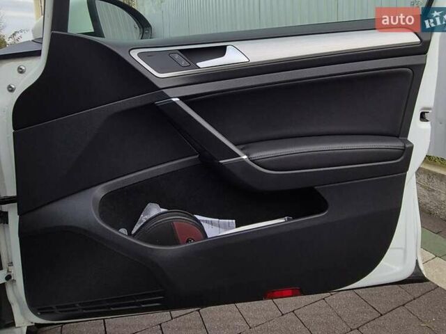 Белый Фольксваген Гольф, объемом двигателя 1.8 л и пробегом 127 тыс. км за 13000 $, фото 14 на Automoto.ua