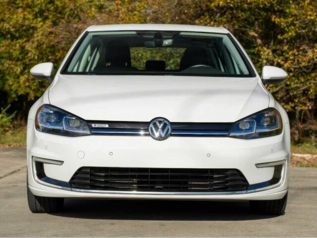 Белый Фольксваген Гольф, объемом двигателя 0 л и пробегом 66 тыс. км за 10000 $, фото 1 на Automoto.ua