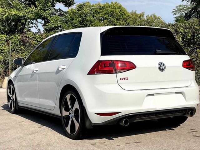 Белый Фольксваген Гольф, объемом двигателя 2 л и пробегом 66 тыс. км за 7800 $, фото 4 на Automoto.ua