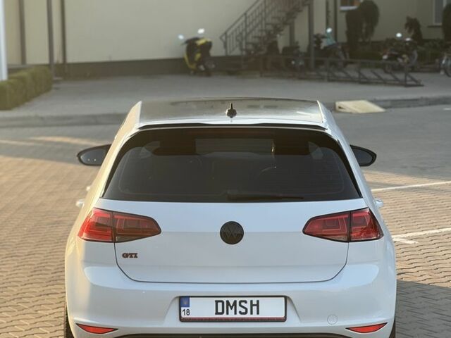 Белый Фольксваген Гольф, объемом двигателя 2 л и пробегом 156 тыс. км за 14000 $, фото 3 на Automoto.ua