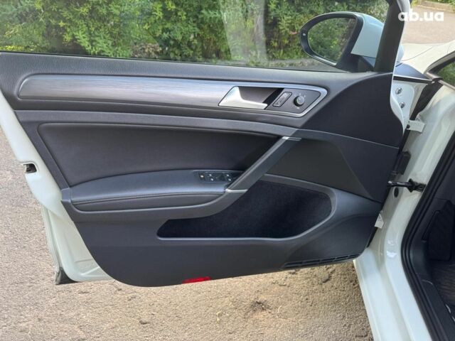 Білий Фольксваген Гольф, об'ємом двигуна 1.8 л та пробігом 79 тис. км за 15990 $, фото 11 на Automoto.ua