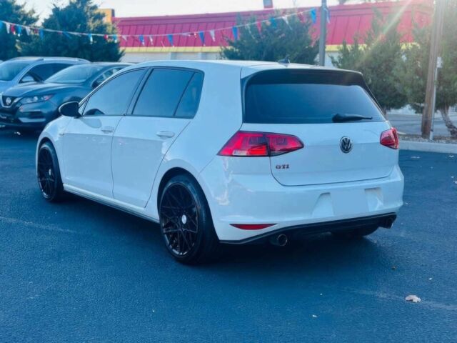 Белый Фольксваген Гольф, объемом двигателя 2 л и пробегом 66 тыс. км за 8700 $, фото 5 на Automoto.ua