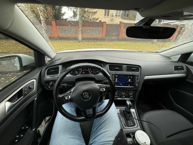 Белый Фольксваген Гольф, объемом двигателя 0 л и пробегом 113 тыс. км за 9200 $, фото 17 на Automoto.ua