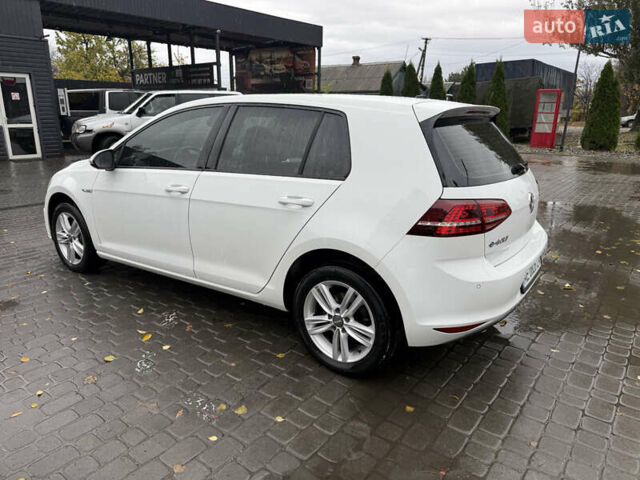 Фольксваген Гольф 2017 в Днепре (Днепропетровске) на Automoto.ua Белый Фольксваген Гольф, объемом двигателя 0 л и пробегом 113 тыс. км за 9200 $, фото 13 на Automoto.ua
