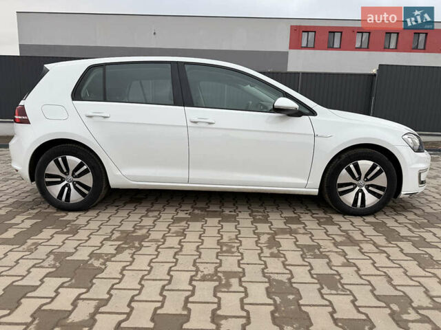 Белый Фольксваген Гольф, объемом двигателя 0 л и пробегом 33 тыс. км за 10800 $, фото 5 на Automoto.ua