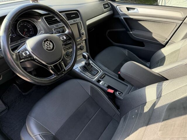 Белый Фольксваген Гольф, объемом двигателя 0 л и пробегом 113 тыс. км за 9200 $, фото 23 на Automoto.ua