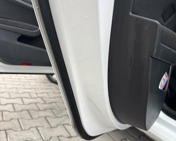 Білий Фольксваген Гольф, об'ємом двигуна 0 л та пробігом 137 тис. км за 11300 $, фото 30 на Automoto.ua