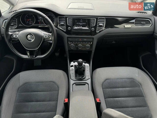 Белый Фольксваген Гольф, объемом двигателя 2 л и пробегом 274 тыс. км за 14299 $, фото 25 на Automoto.ua