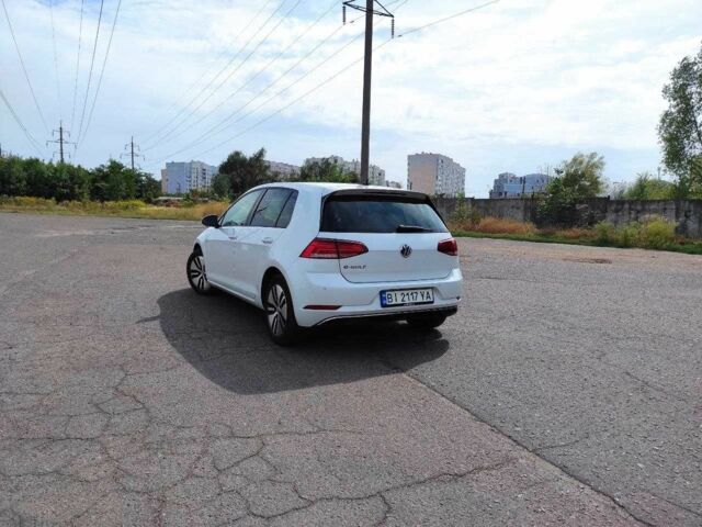 Белый Фольксваген Гольф, объемом двигателя 0 л и пробегом 95 тыс. км за 15999 $, фото 8 на Automoto.ua