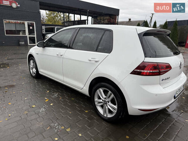 Фольксваген Гольф 2017 в Днепре (Днепропетровске) на Automoto.ua Белый Фольксваген Гольф, объемом двигателя 0 л и пробегом 113 тыс. км за 9200 $, фото 14 на Automoto.ua
