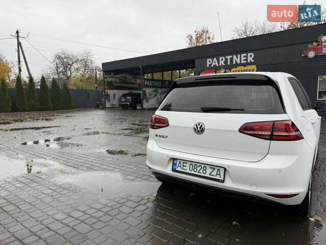 Фольксваген Гольф 2017 в Днепре (Днепропетровске) на Automoto.ua Белый Фольксваген Гольф, объемом двигателя 0 л и пробегом 113 тыс. км за 9200 $, фото 20 на Automoto.ua