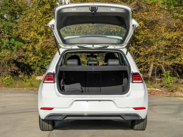 Белый Фольксваген Гольф, объемом двигателя 0 л и пробегом 63 тыс. км за 8200 $, фото 10 на Automoto.ua