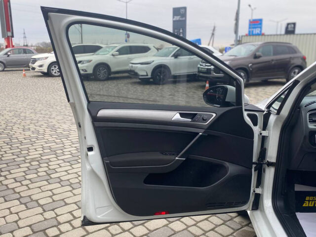 Белый Фольксваген Гольф, объемом двигателя 1.8 л и пробегом 124 тыс. км за 13800 $, фото 8 на Automoto.ua