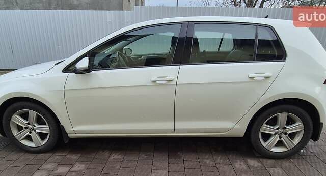 Белый Фольксваген Гольф, объемом двигателя 1.8 л и пробегом 127 тыс. км за 13000 $, фото 10 на Automoto.ua