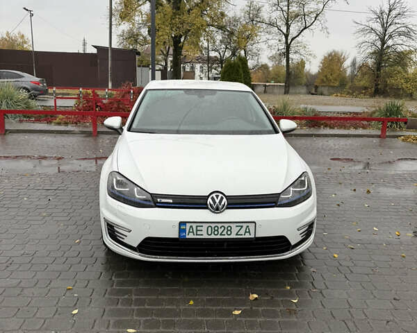 Фольксваген Гольф 2017 в Днепре (Днепропетровске) на Automoto.ua Белый Фольксваген Гольф, объемом двигателя 0 л и пробегом 113 тыс. км за 9200 $, фото 4 на Automoto.ua