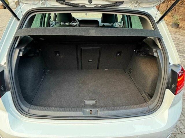 Белый Фольксваген Гольф, объемом двигателя 0 л и пробегом 139 тыс. км за 14000 $, фото 12 на Automoto.ua