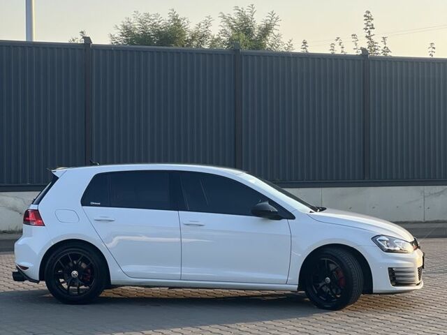 Белый Фольксваген Гольф, объемом двигателя 2 л и пробегом 156 тыс. км за 14000 $, фото 4 на Automoto.ua