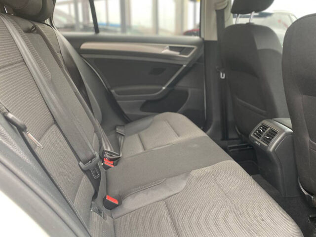 Белый Фольксваген Гольф, объемом двигателя 1.8 л и пробегом 124 тыс. км за 13800 $, фото 26 на Automoto.ua