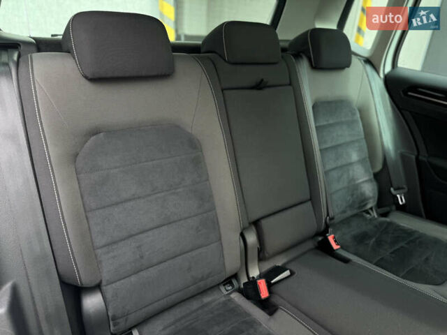 Белый Фольксваген Гольф, объемом двигателя 2 л и пробегом 274 тыс. км за 14299 $, фото 20 на Automoto.ua