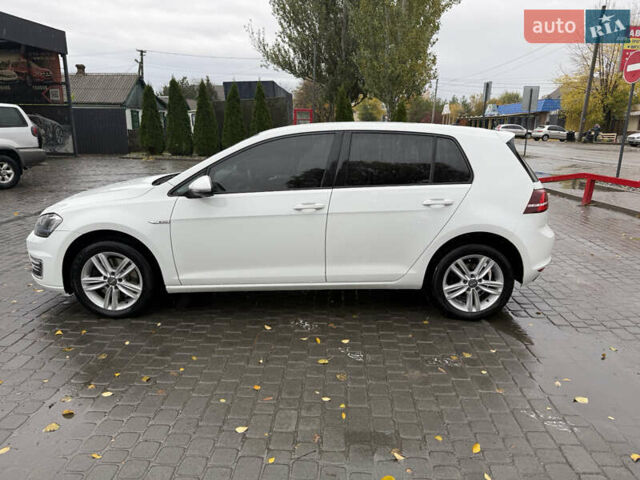 Фольксваген Гольф 2017 в Днепре (Днепропетровске) на Automoto.ua Белый Фольксваген Гольф, объемом двигателя 0 л и пробегом 113 тыс. км за 9200 $, фото 11 на Automoto.ua