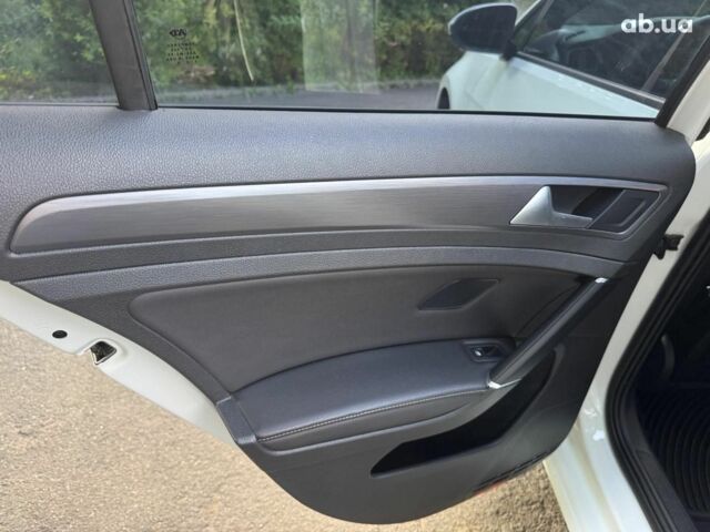 Білий Фольксваген Гольф, об'ємом двигуна 1.8 л та пробігом 79 тис. км за 15990 $, фото 19 на Automoto.ua