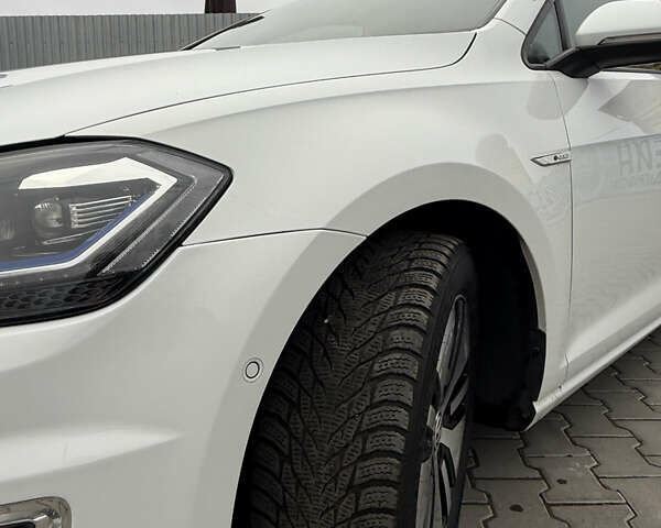 Білий Фольксваген Гольф, об'ємом двигуна 0 л та пробігом 137 тис. км за 11300 $, фото 13 на Automoto.ua