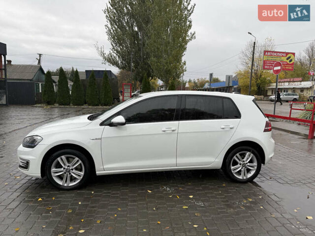 Фольксваген Гольф 2017 в Днепре (Днепропетровске) на Automoto.ua Белый Фольксваген Гольф, объемом двигателя 0 л и пробегом 113 тыс. км за 9200 $, фото 8 на Automoto.ua