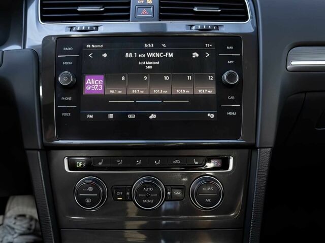 Белый Фольксваген Гольф, объемом двигателя 0 л и пробегом 58 тыс. км за 4500 $, фото 7 на Automoto.ua