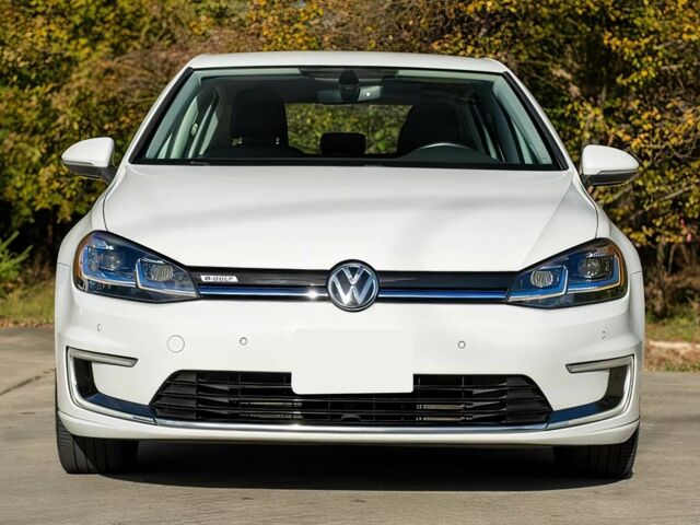 Белый Фольксваген Гольф, объемом двигателя 0 л и пробегом 58 тыс. км за 4500 $, фото 1 на Automoto.ua