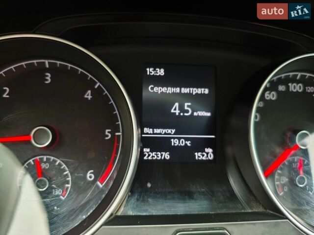 Белый Фольксваген Гольф, объемом двигателя 1.6 л и пробегом 225 тыс. км за 12777 $, фото 26 на Automoto.ua