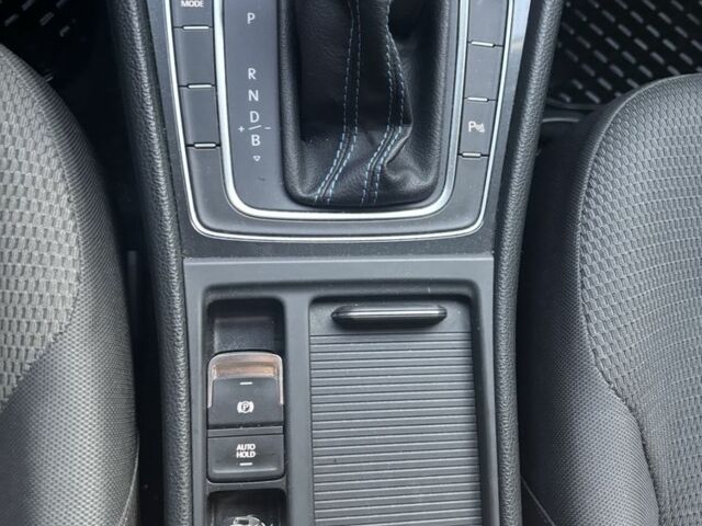 Білий Фольксваген Гольф, об'ємом двигуна 0 л та пробігом 169 тис. км за 12000 $, фото 7 на Automoto.ua