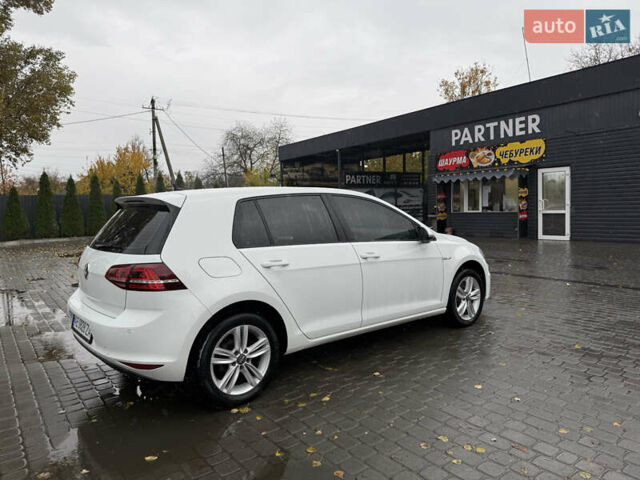 Фольксваген Гольф 2017 в Днепре (Днепропетровске) на Automoto.ua Белый Фольксваген Гольф, объемом двигателя 0 л и пробегом 113 тыс. км за 9200 $, фото 17 на Automoto.ua