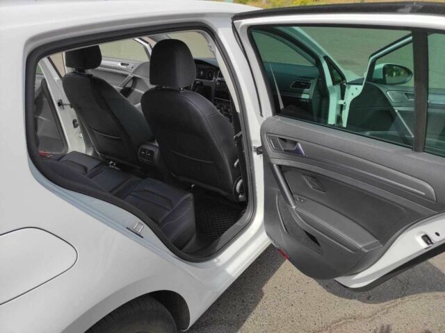 Белый Фольксваген Гольф, объемом двигателя 0 л и пробегом 95 тыс. км за 15999 $, фото 21 на Automoto.ua