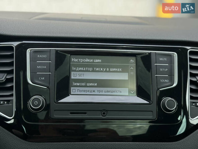 Белый Фольксваген Гольф, объемом двигателя 2 л и пробегом 274 тыс. км за 14299 $, фото 31 на Automoto.ua