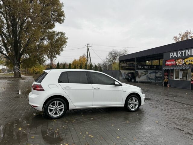 Белый Фольксваген Гольф, объемом двигателя 0 л и пробегом 113 тыс. км за 9200 $, фото 1 на Automoto.ua